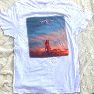 Kelsea Ballerini - Patterns-Shirt-Large